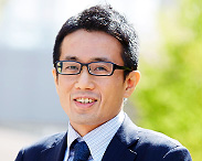 西川 知亨 教授