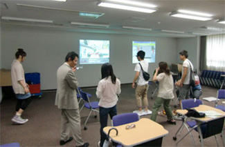 テレビゲームで安全体験!?の様子