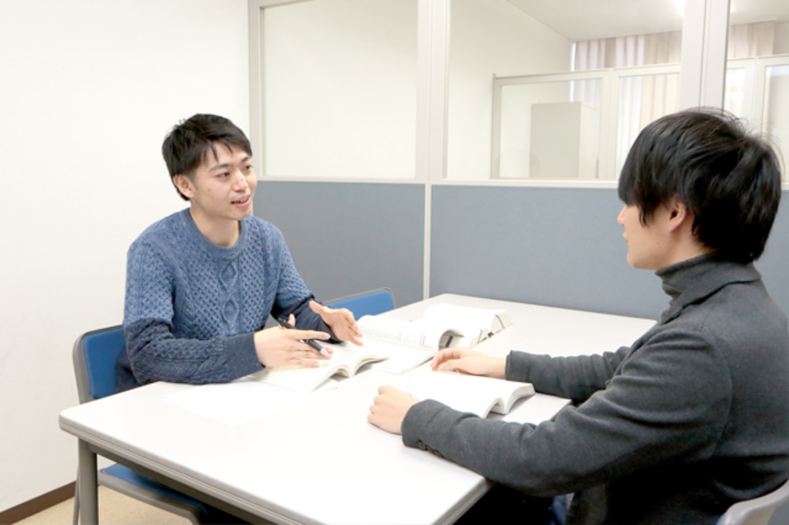 ティーチング・アシスタント執務室