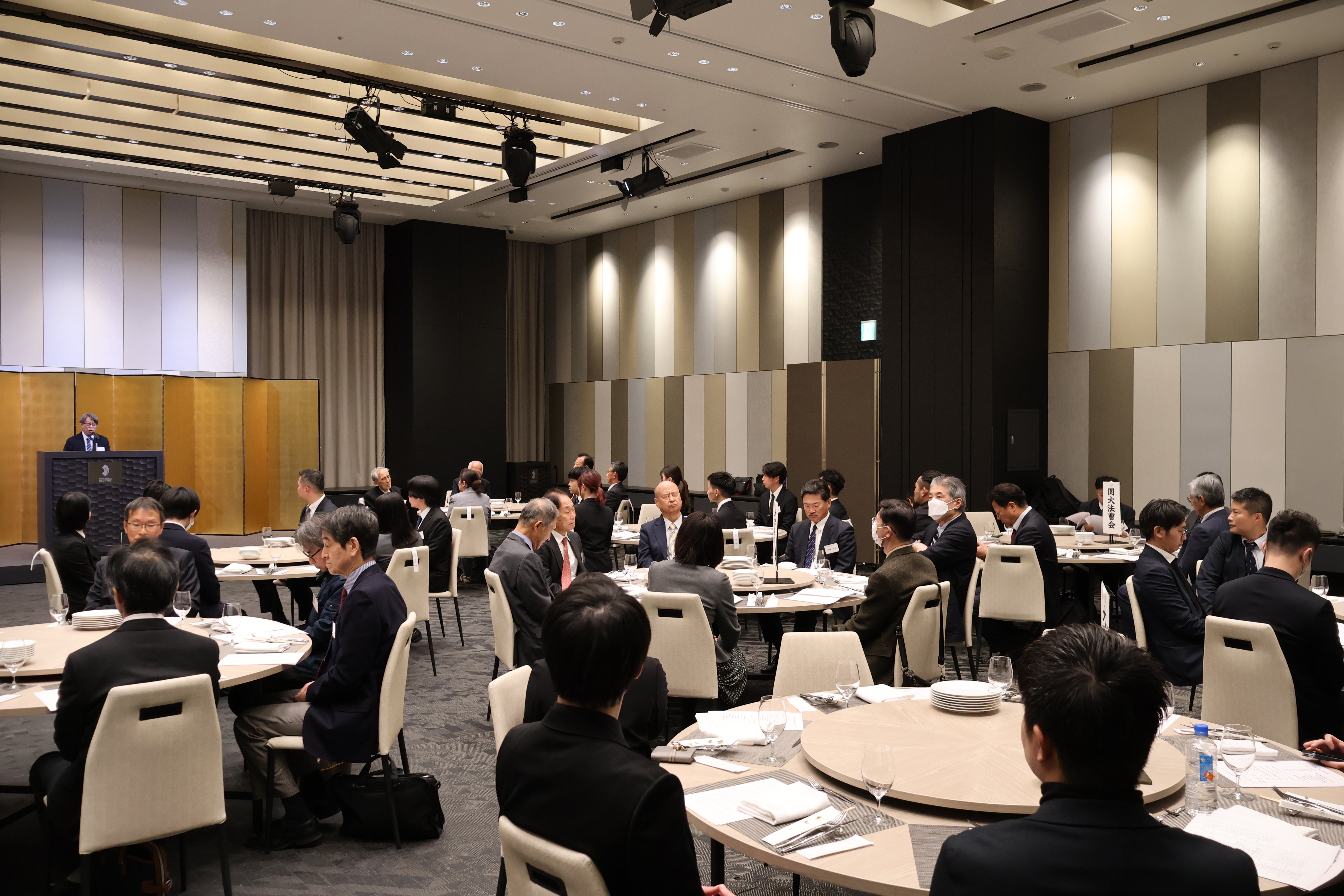 合格祝賀会　全体写真