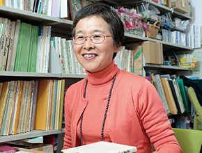 社会学部　大和 礼子 教授