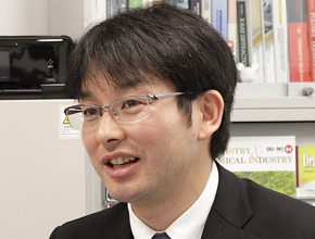 化学生命工学部　岩﨑 泰彦 教授