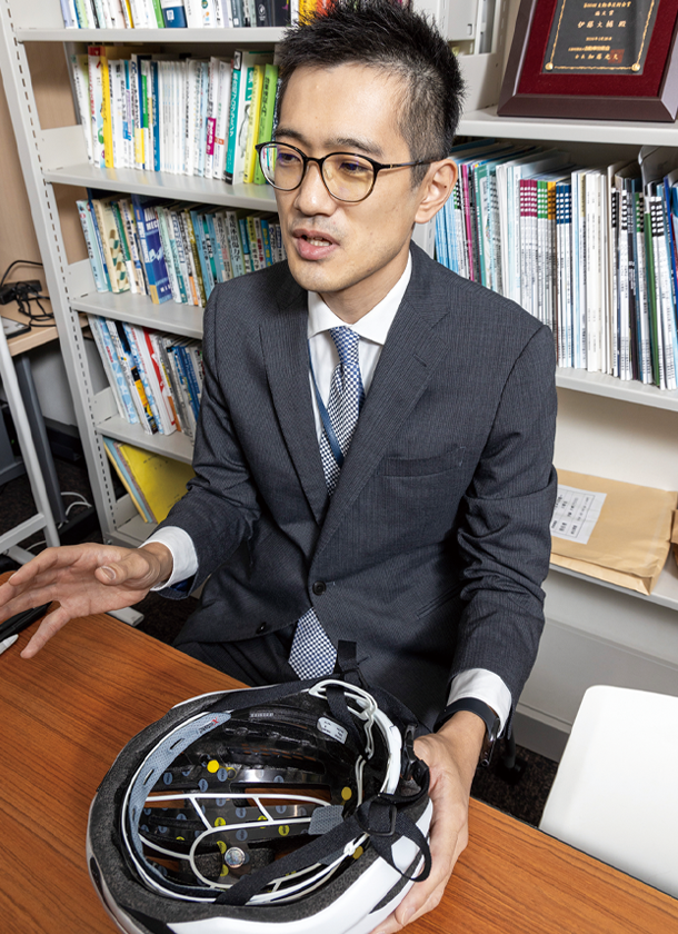 方向衝撃保護システム(MIPS)を搭載したGIRO社の新型ヘルメット