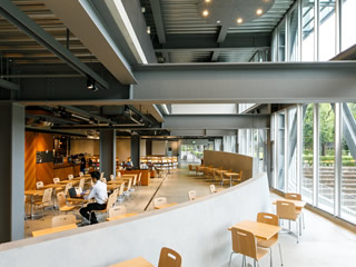 イノベーション創生センター1F カフェスペース