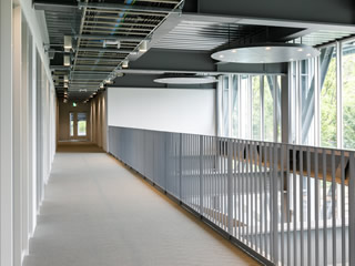 イノベーション創生センター2F 廊下