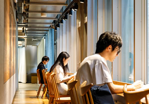 イノベーション創生センター1F カフェスペース